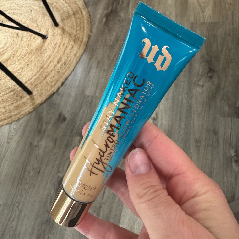 Urban decay tinted glow hydrator